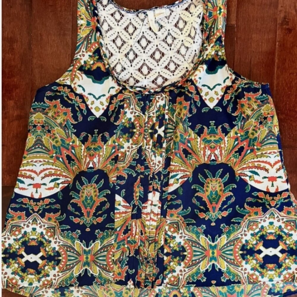 Red Camel Multi-Color Tank Size: L